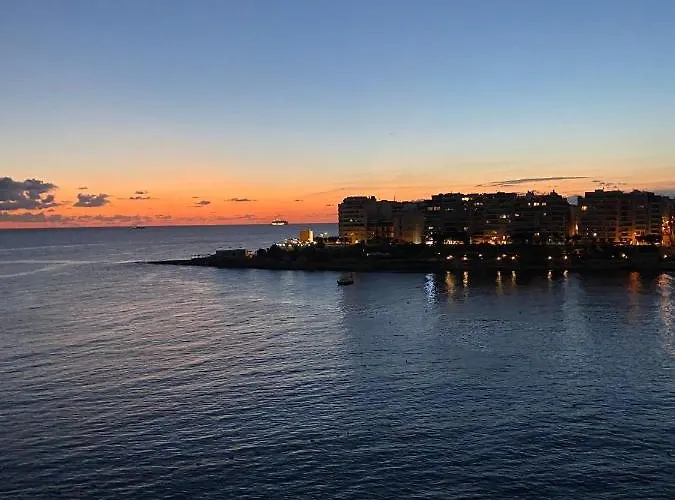 F2 - Lovely Two Bedrooms Flat Sea View, St Julians * Saint Julian's