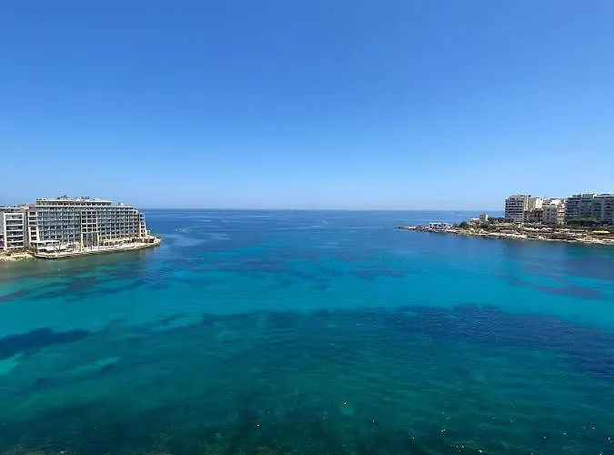 F2 - Lovely Two Bedrooms Flat Sea View, St Julians 아파트 Saint Julian's